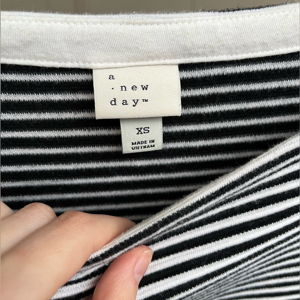 Black and White Striped‎ Sweater